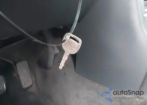 2000 Chevrolet Silverado 1500 Ls z USA, uszkodzony, nr VIN 1GCEK19T6YE124436